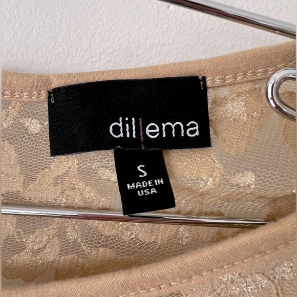 Dilemma lace beige top with open back - Picture 3 of 4